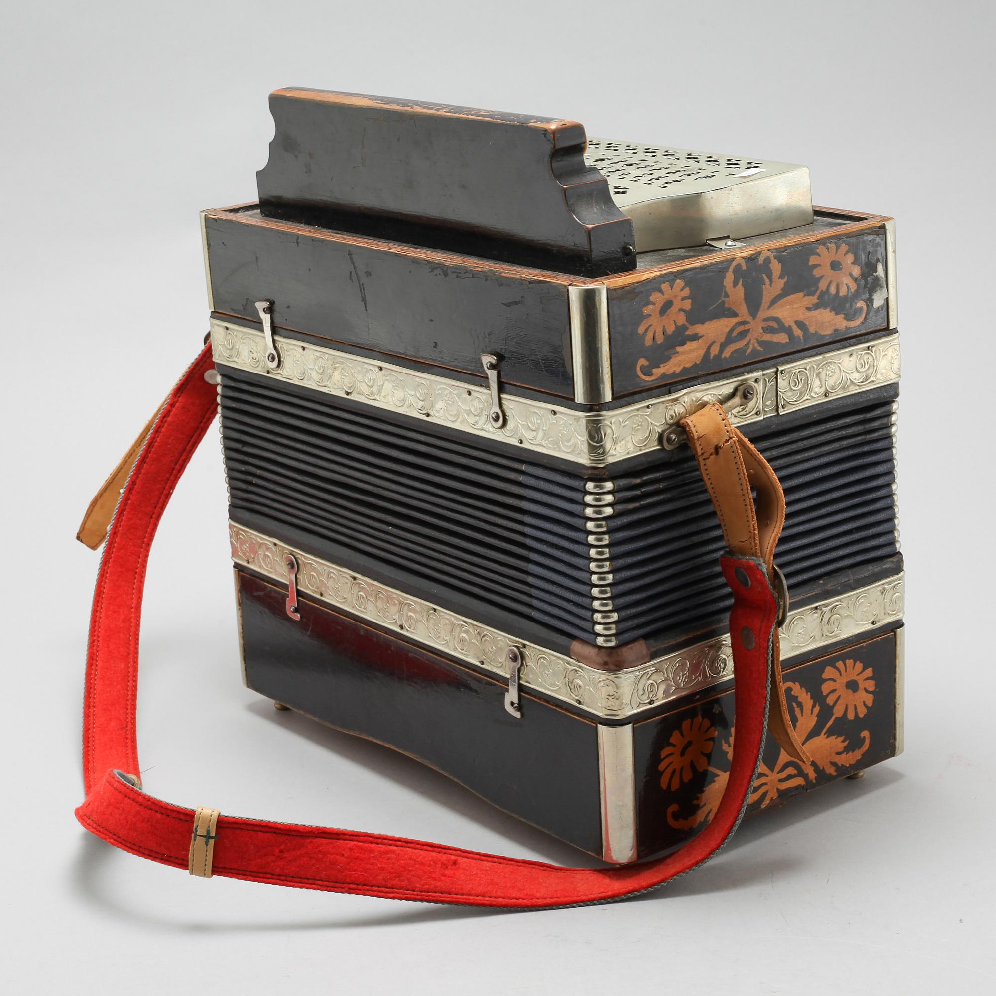 A 20th century accordion by Josef Hlaváček Louny. - Bukowskis