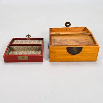 Two Chinese boxes, 20th Century.