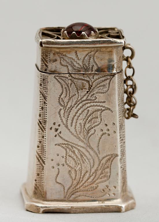 LUKTDOSA, silver, Georg Niclas Hallberg, Visby 1833. Vikt ca 16 g.