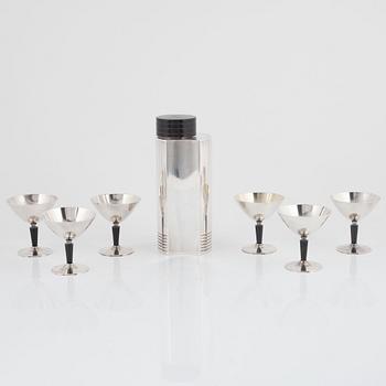 Folke Arström, a set of silver plated cocktail shaker and glasses, GAB.