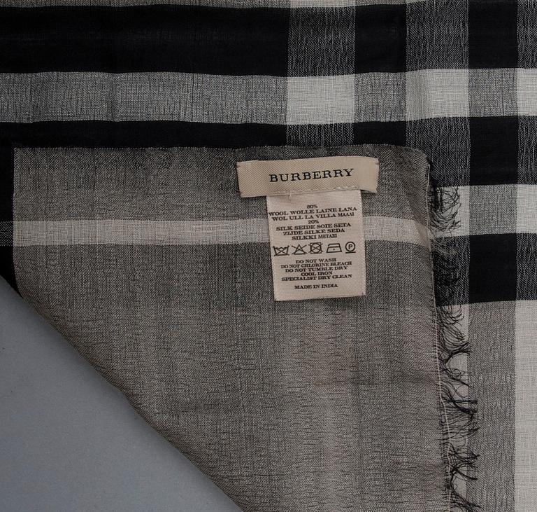 SCARF, Burberry.