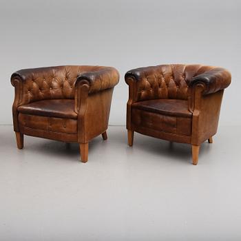 FÅTÖLJER, 1 par, Chesterfield, 1900-talets första hälft.
