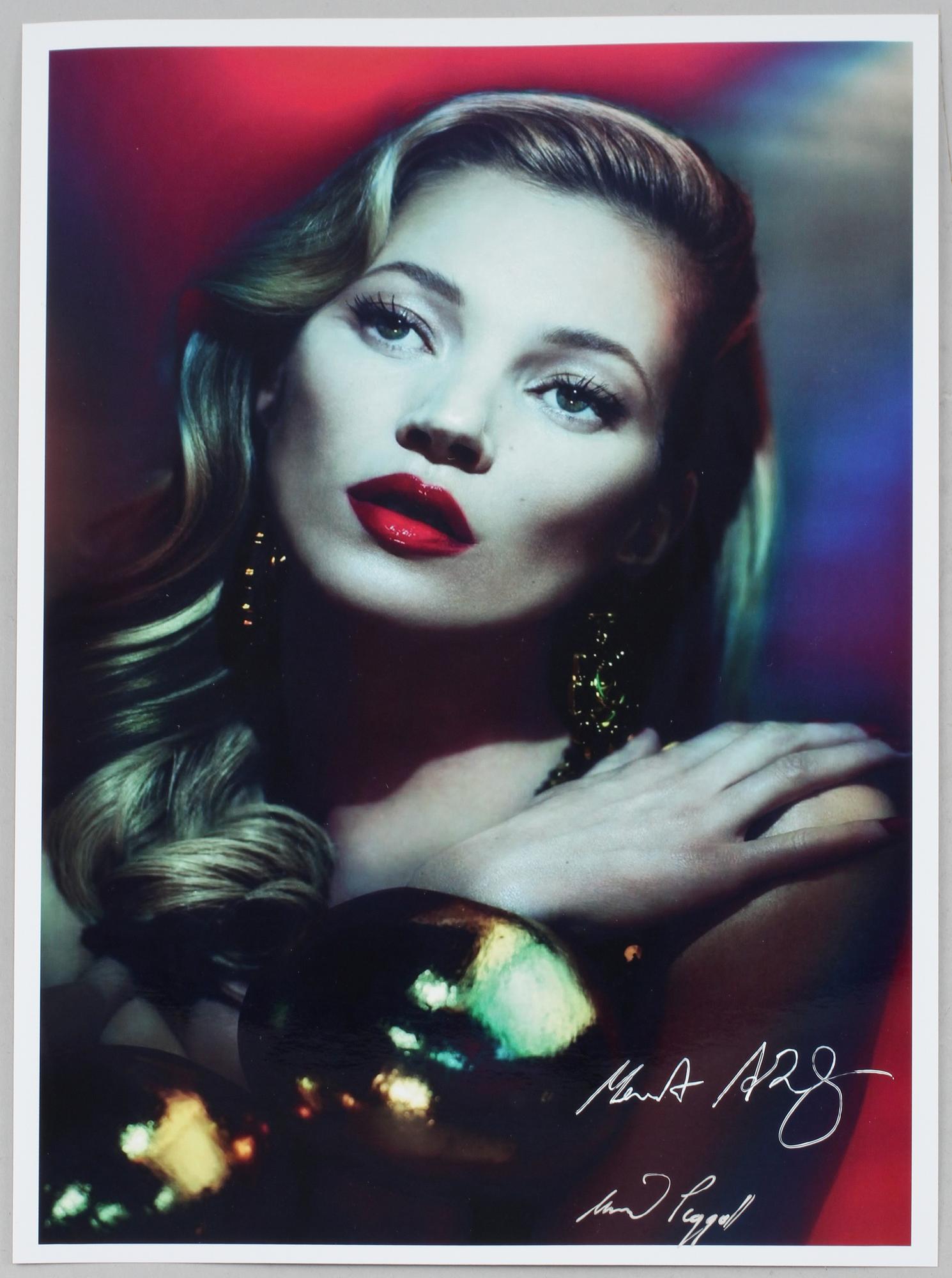 AUTOGRAFBILD, signerad Mert Alas och Marcus Piggot, 2000-tal.