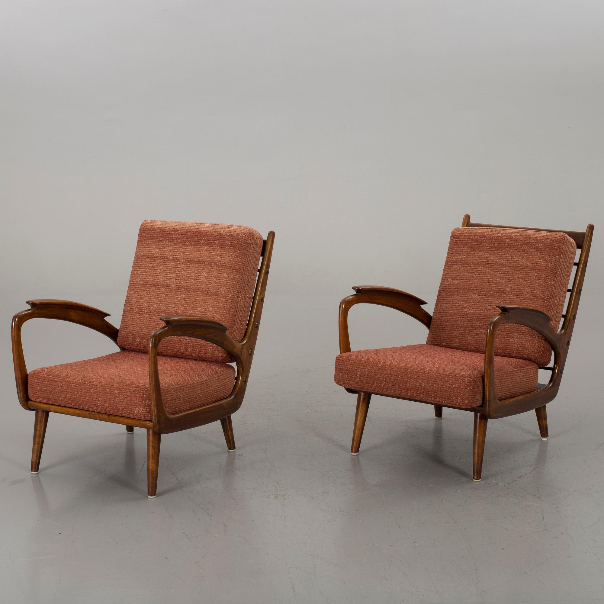 A PAIR OF EASY CHAIRS FROM THE MID 20TH CENTURY,