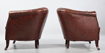 CLUBFÅTÖLJER, ett par, 1900-talets början.