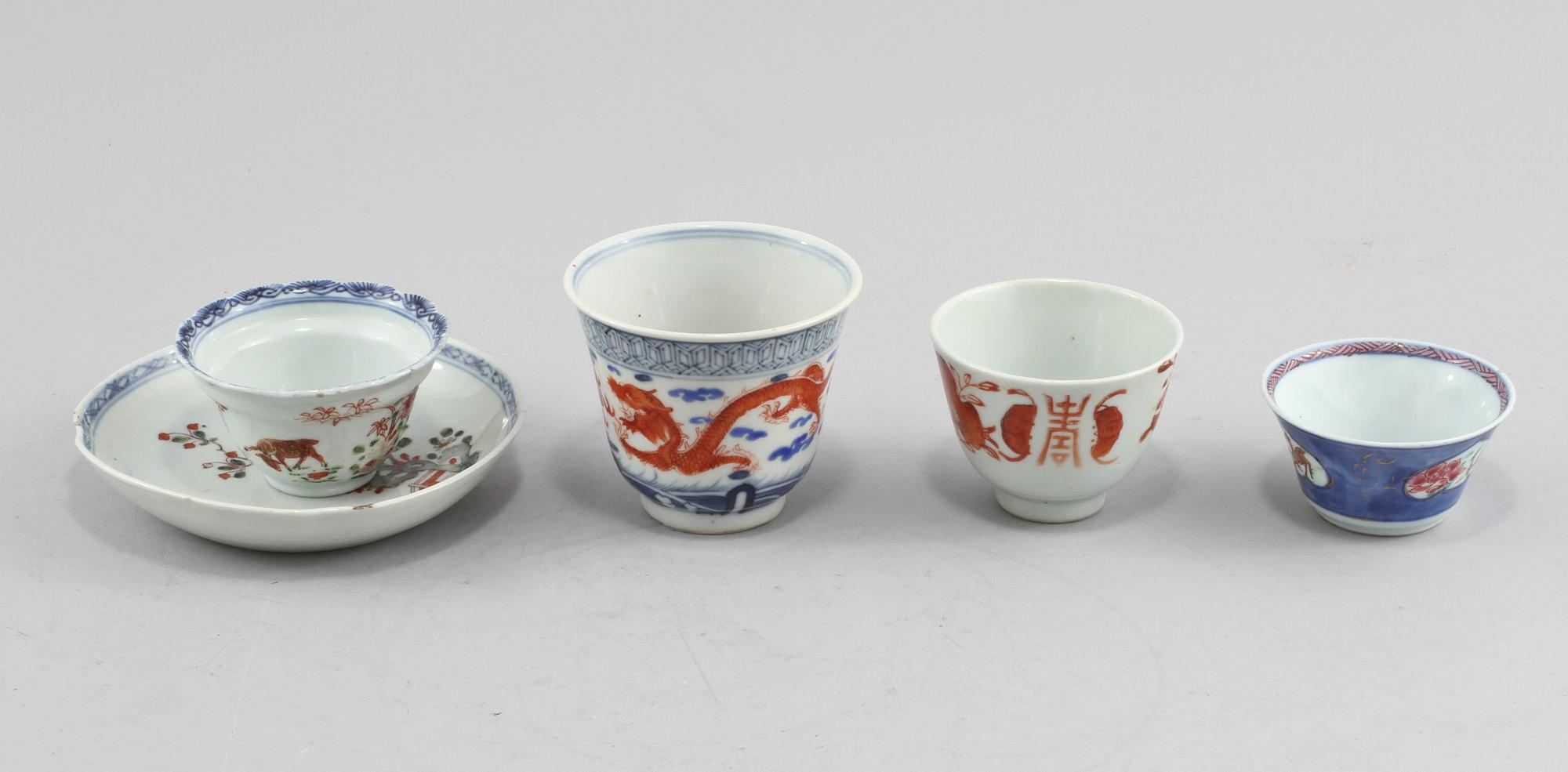 KOPP MED FAT samt KOPPAR, 3 st, porslin, Kina, 1700/1800/1900-tal.