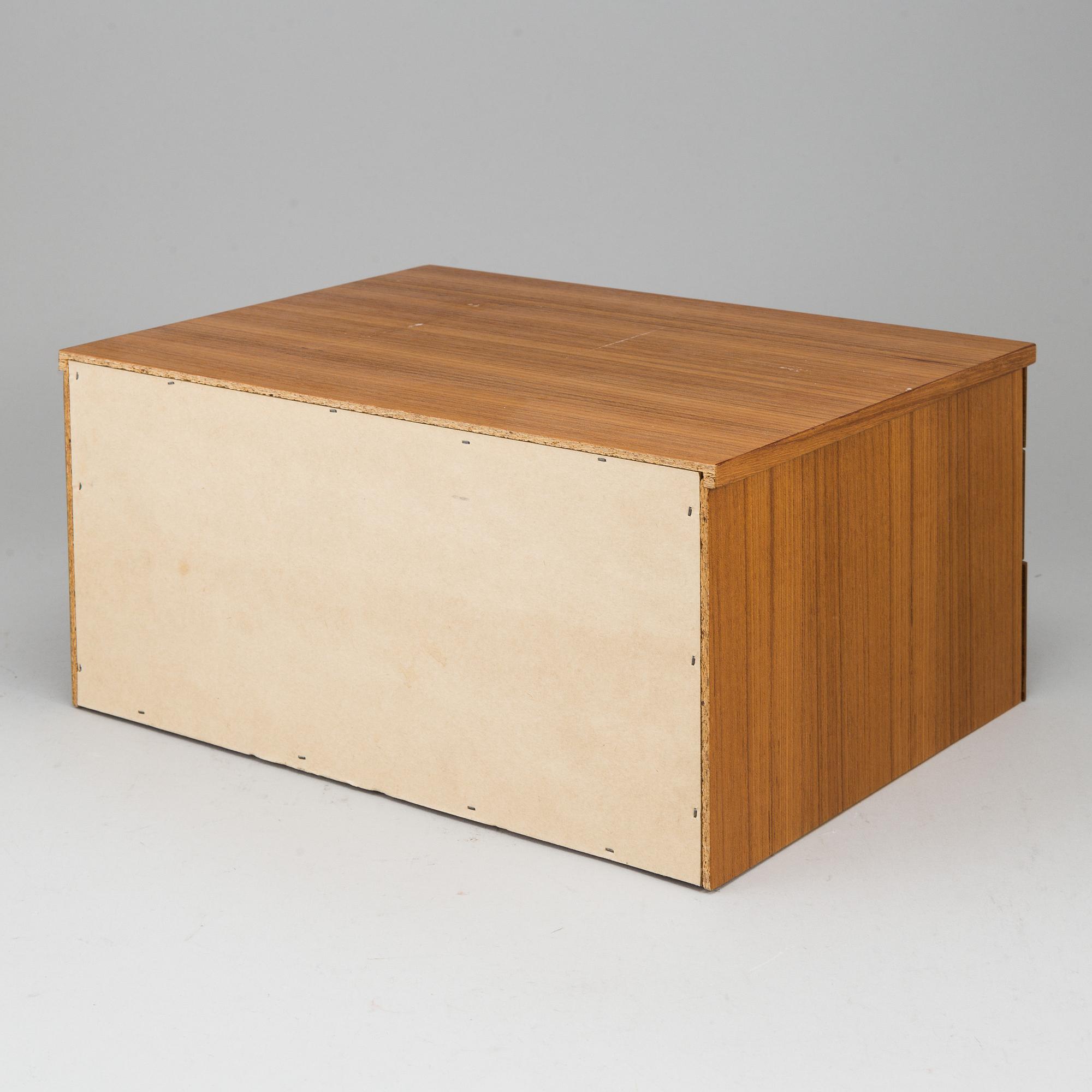 BESTICKSCHATULL, med bestickservis 124 delar, nysilver, Storbritannien.