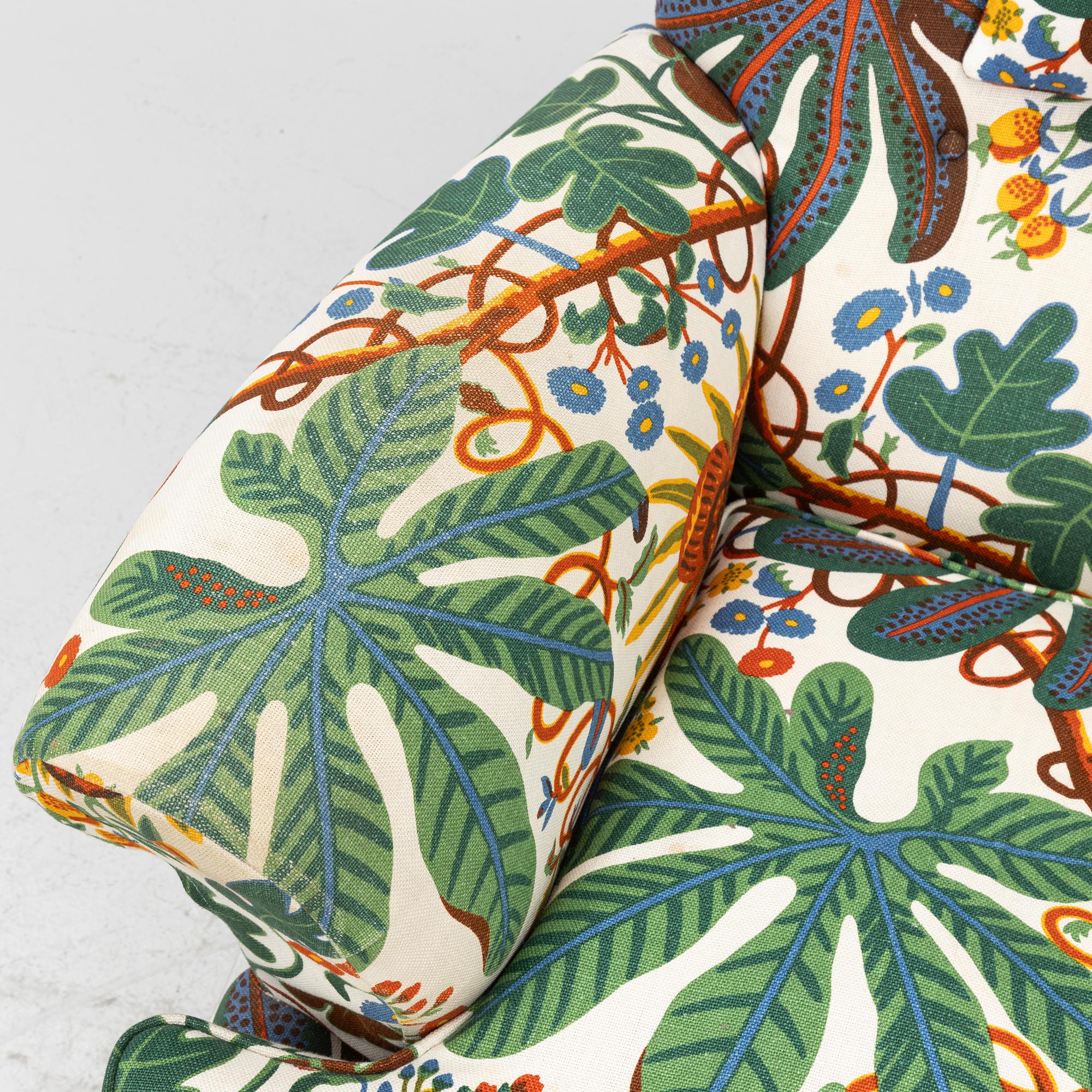 Josef Frank, fåtölj med fotpall, modell 336, Firma Svenskt Tenn.