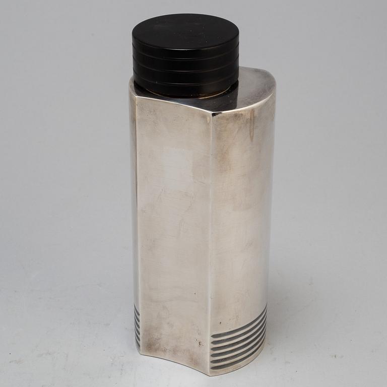 FOLKE ARSTRÖM, a silver plated cocktail shaker and eight glasses from GAB.