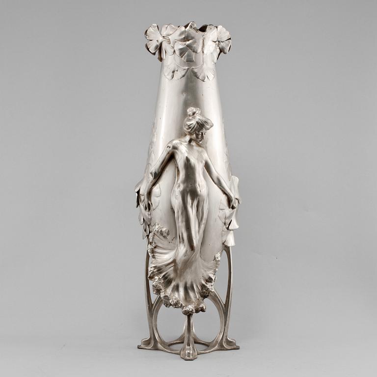 VAS, vitmetall, jugend, troligen Hugo Leven, signerad, 1900-talets första hälft.