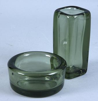 VAS samt SKÅL, glas, Vicke Lindstrand, Kosta.