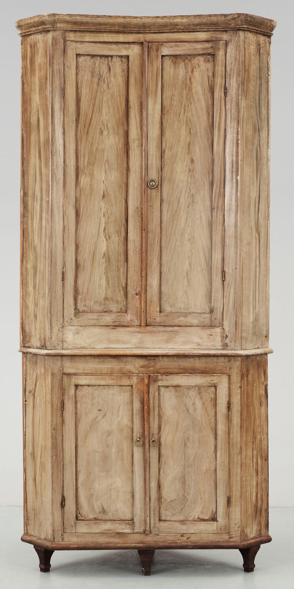 HÖRNSKÅP, allmoge, 1800-tal.