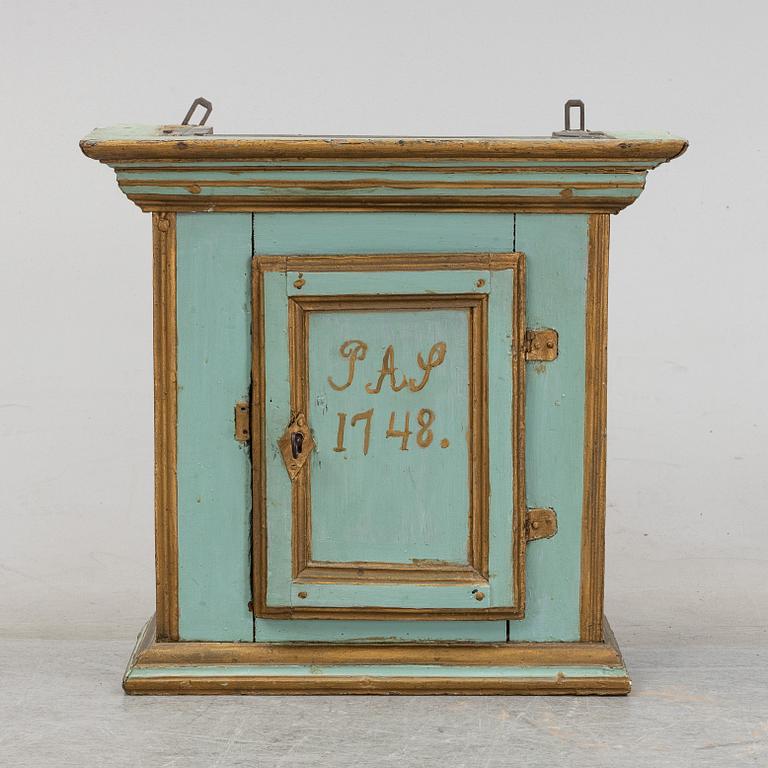 Väggskåp, allmoge, 1700-tal.