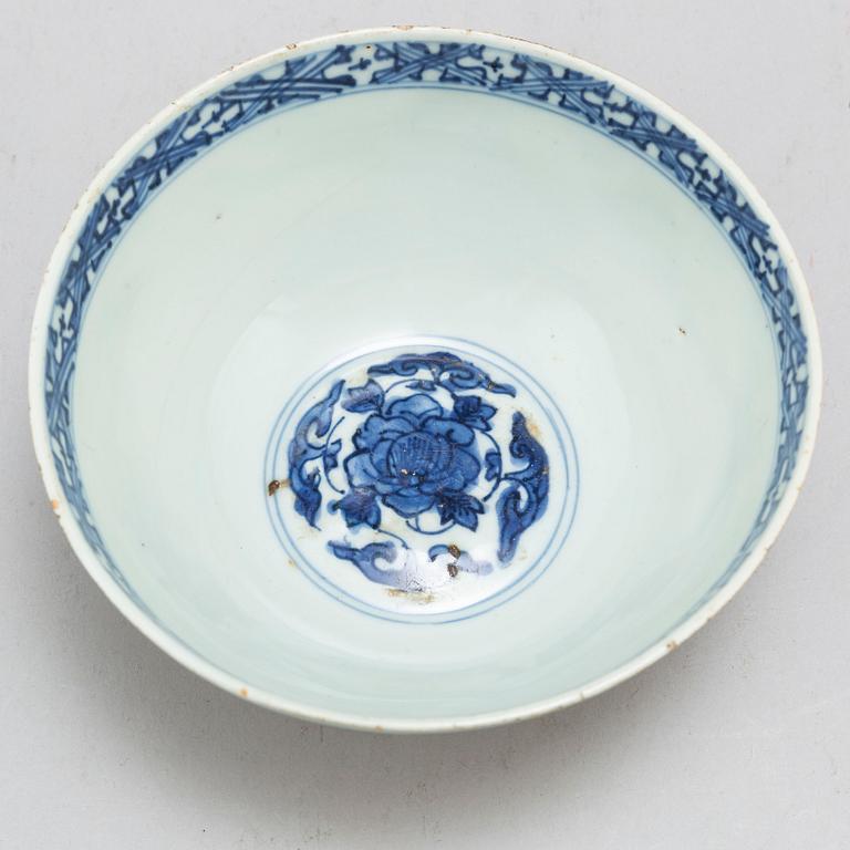 A blue and white bowl, Ming dynasty (1368-1644).