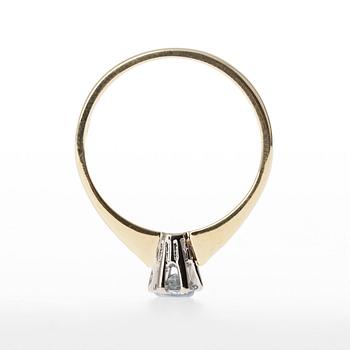 RING, 18K guld, briljantslipad diamant ca 0,20 ct. Vikt 2,7 g.