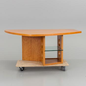 An irregularly shaped table / desk.