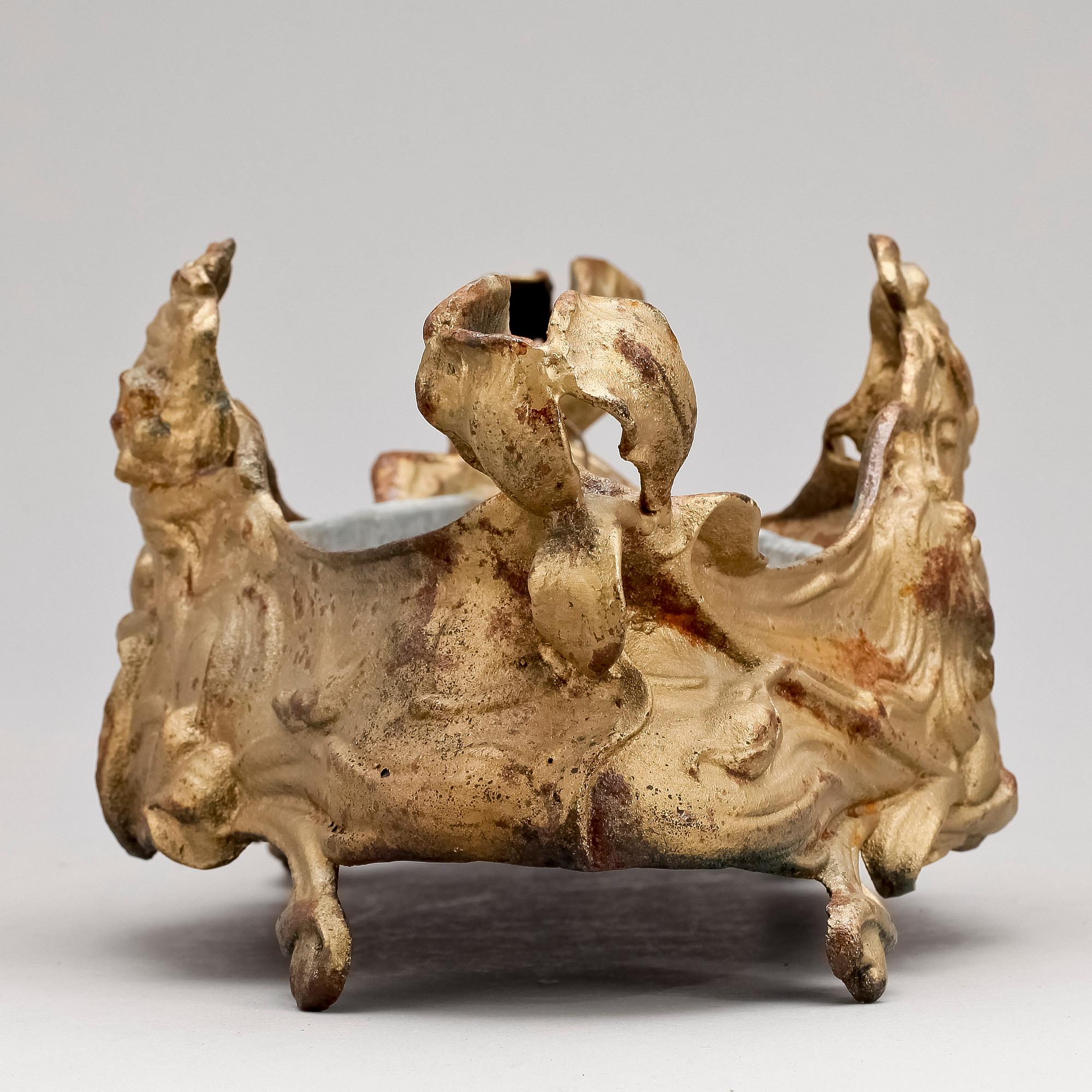 JARDINIERE, jugendstil, gjutjärn, bronserad. Modern tillverkning.