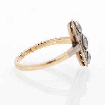 Ring Art Déco av 14K guld och platina med diamanter.