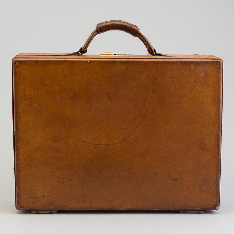 A leather brifcase, Hartman.