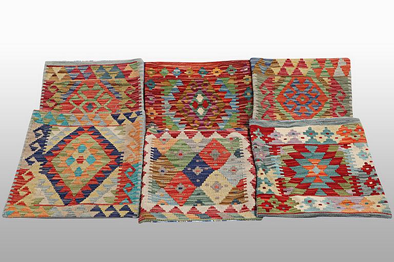 Kuddar, 6 st, Kelim, ca 40 x 40 cm.