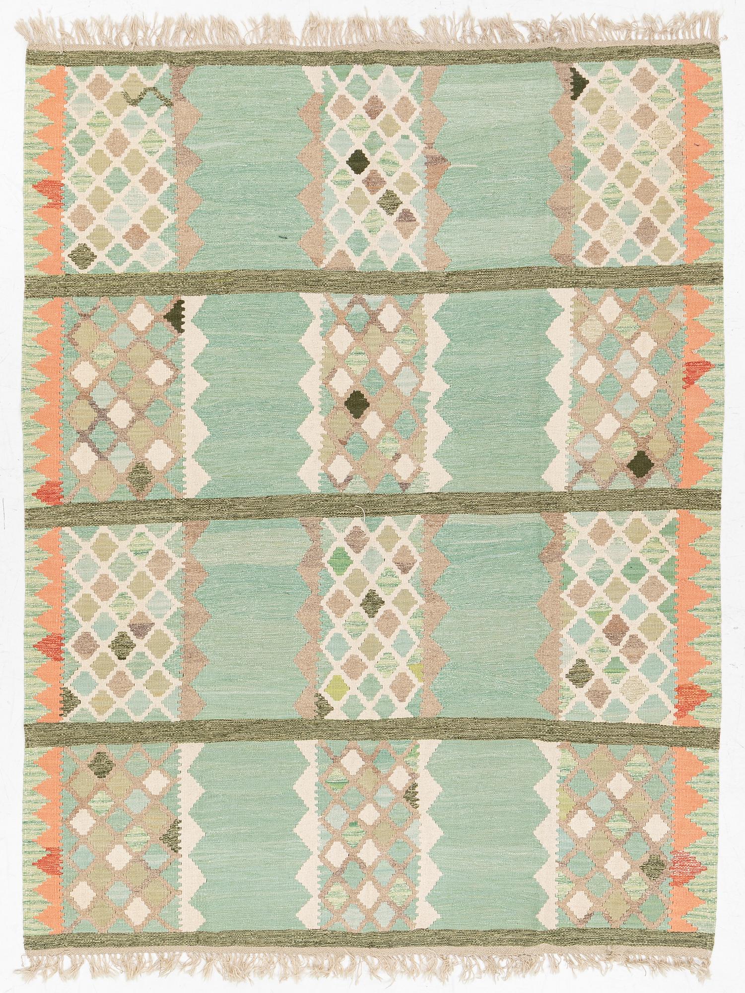 A Kelim carpet, c. 268 x 202 cm.
