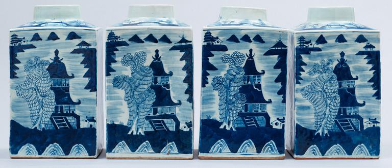 TEDOSOR, fyra stycken, porslin i TRÄSCHATULL. Qingdynastin, omkring 1900.
