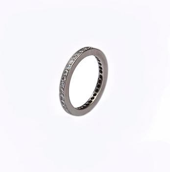 RING, platina med briljantslipade diamanter, ca 0,70 ct.