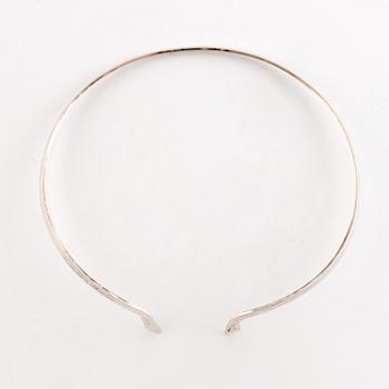 Isaac Cohen, silver necklace.