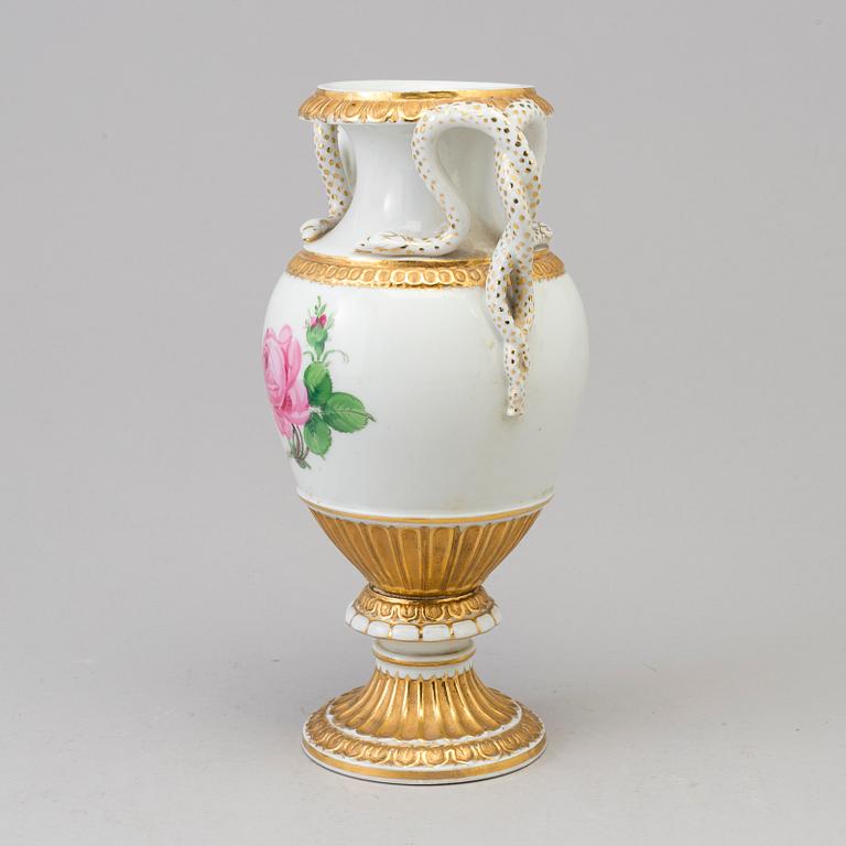 A MEISSEN PORCELAIN VASE, mid 20th century.