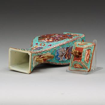 A famille rose vase with cover, Qing dynasty, Qianlong (1736-95).