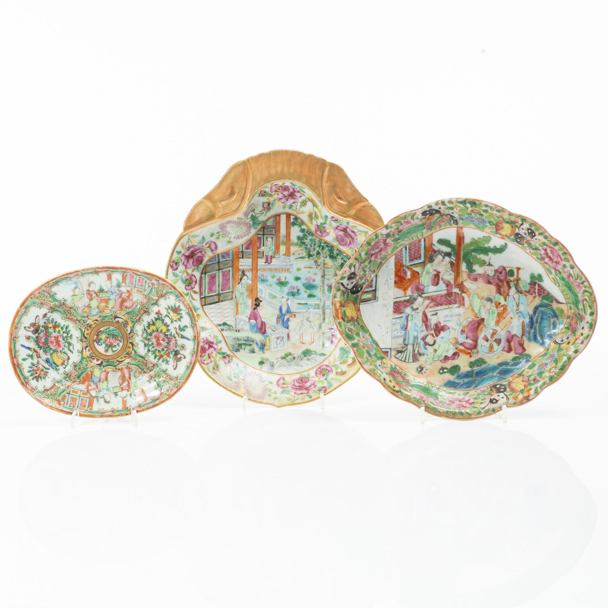 Fat, tre stycken, porslin. Qingdynastin, Kanton, 1800-tal.