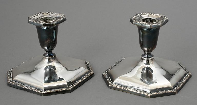 LJUSSTAKAR, ett par, silver, svenska importstämplar, 1900-tal,