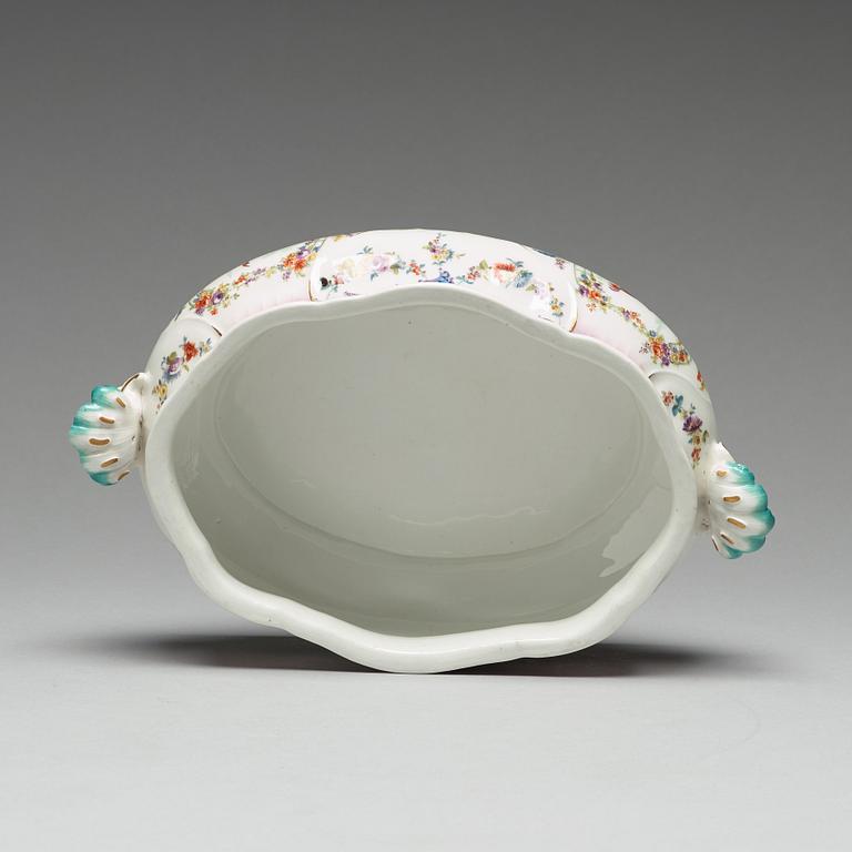 TERRIN med LOCK och FAT, porslin. Meissen, 1700-tal.