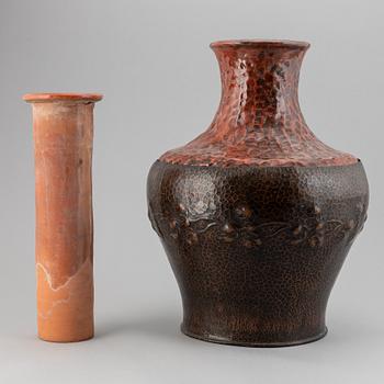 A large earthenware and copper vase, easy 20th century.