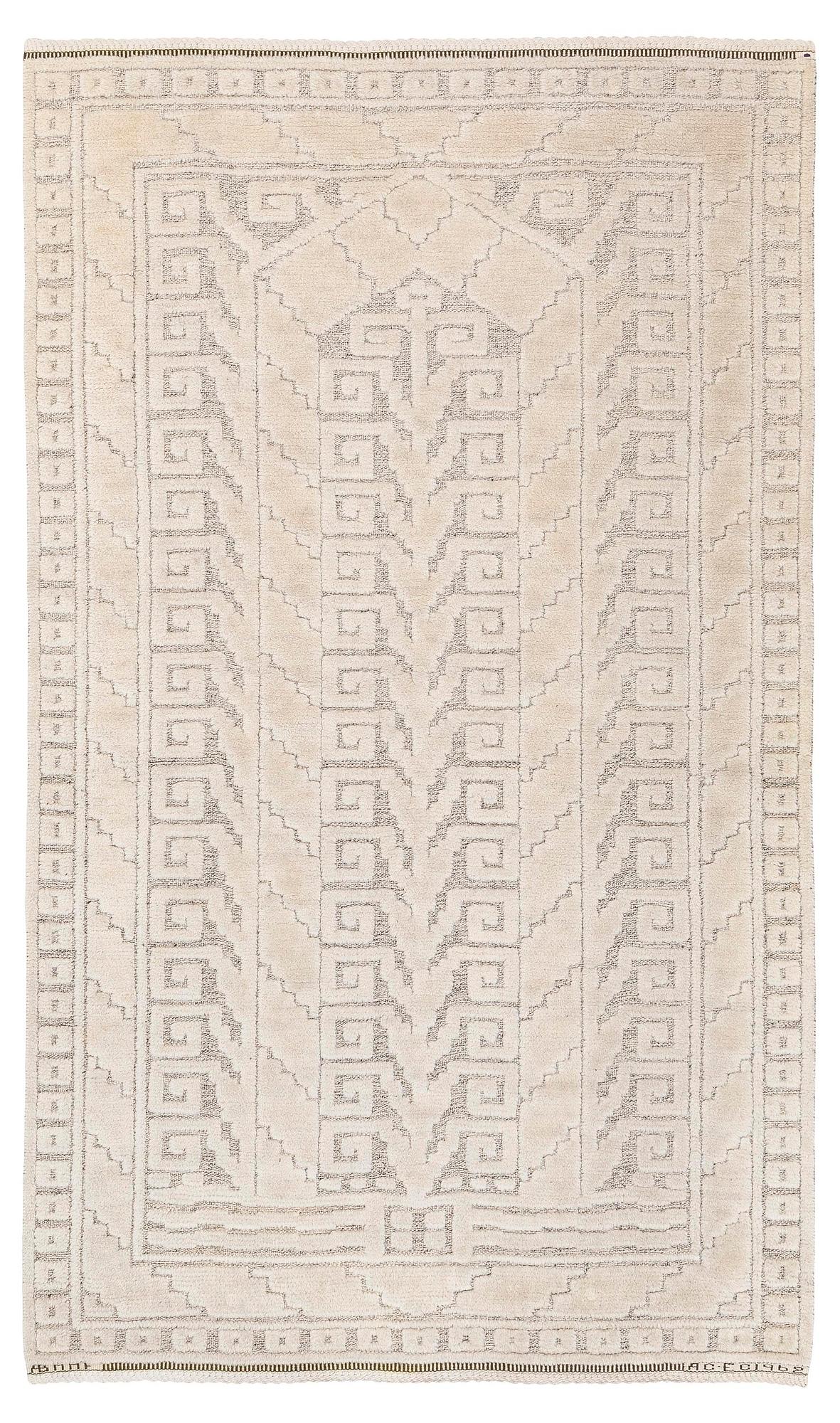 Märta Måås-Fjetterström, matta, "Vita spetsporten", reliefflossa, ca 270 x 164 cm, signerad AB MMF A.C.E. C 1962.