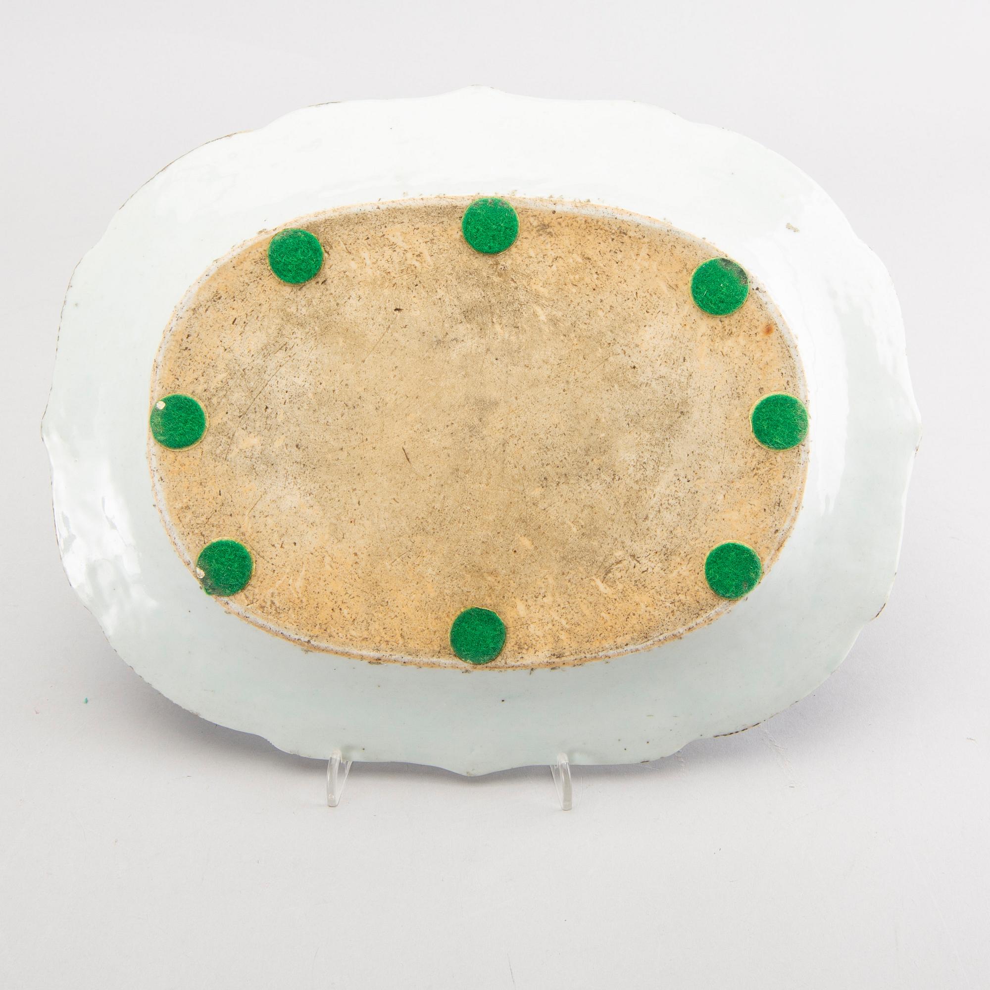 A Chinese around 1800 blue and white serving dish.