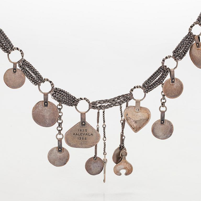 Kalevala Koru, A sterlingsilver jubilee collier for Kalevala's 150th anniversary by Kalevala Koru, Helsinki 1984.