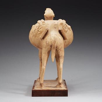 SKULPTUR, lergods. Tangdynastin, (608-906).