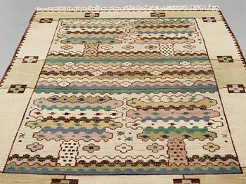 Märta Måås-Fjetterström, A carpet, "Lunden", knotted pile, ca 256,5-257,5 x 172-175 cm, signed AB MMF.