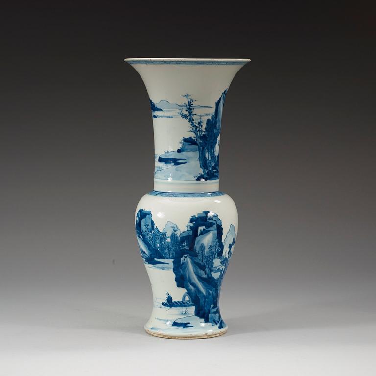 VAS, porslin. Qing dynastin, Kangxi (1662-1722).