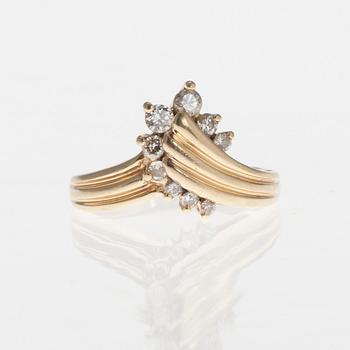RING, 14K guld, 9 små diamanter. Finska stämplar 1990. Vikt 3,2 g.