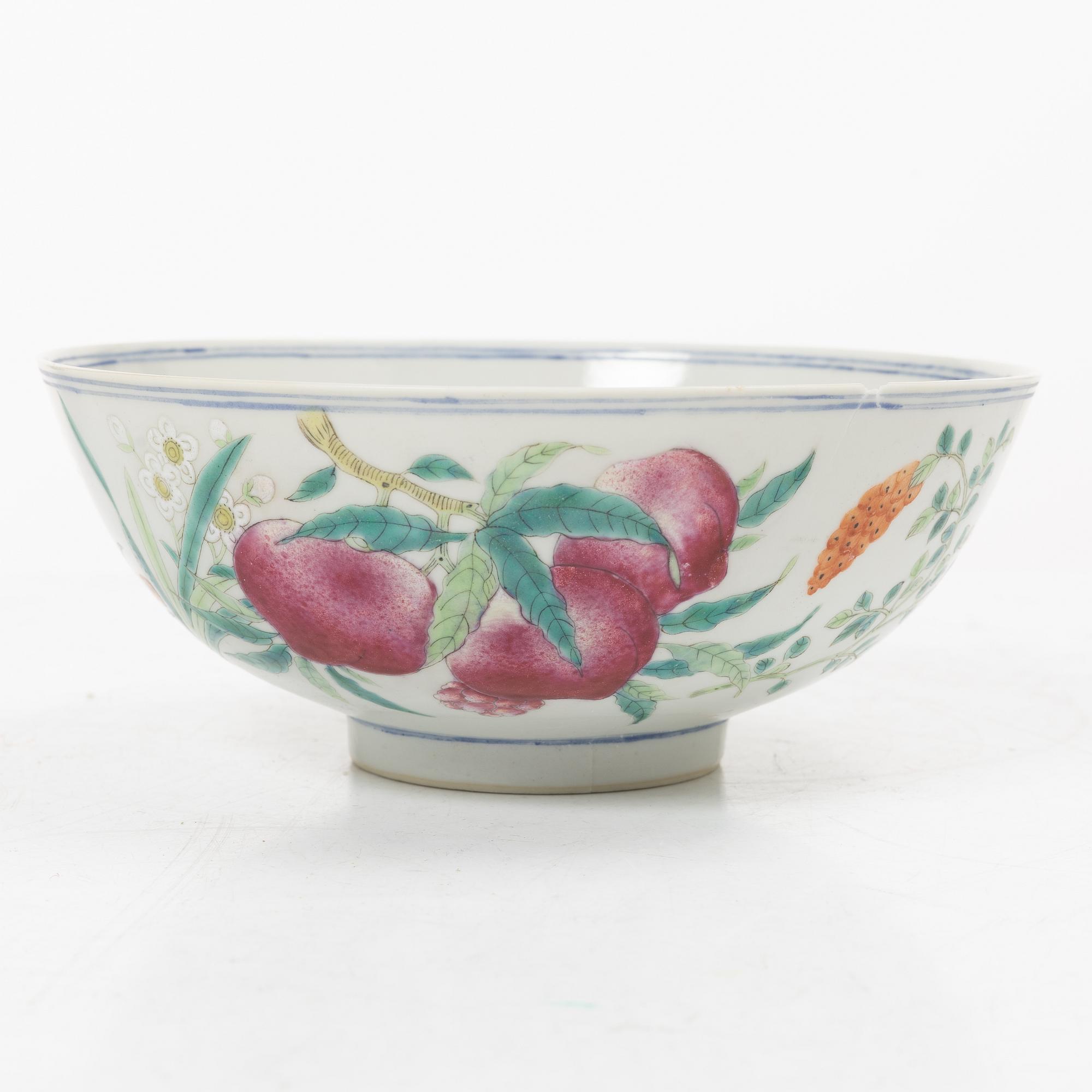 Skålar, två stycken samt skålfat, porslin, Kina, 1900-tal.