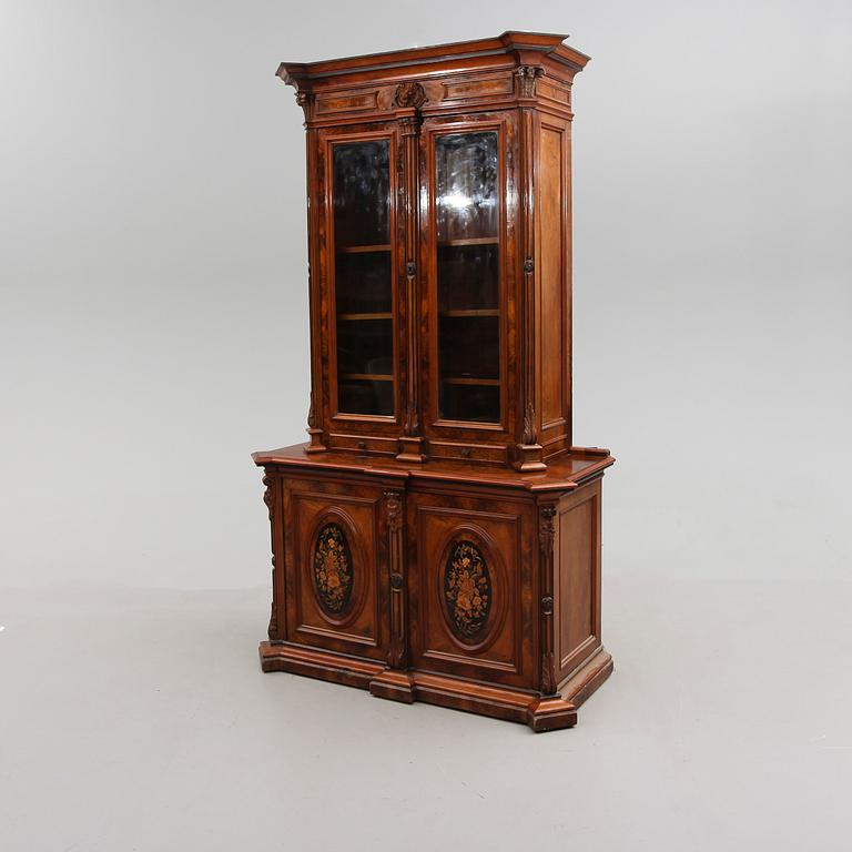 BOKSKÅP, 1800-talets andra hälft.