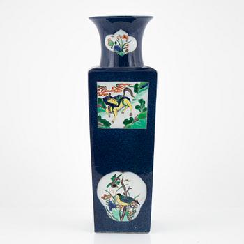 A Chinese Kangxi style vase, 20th Century.