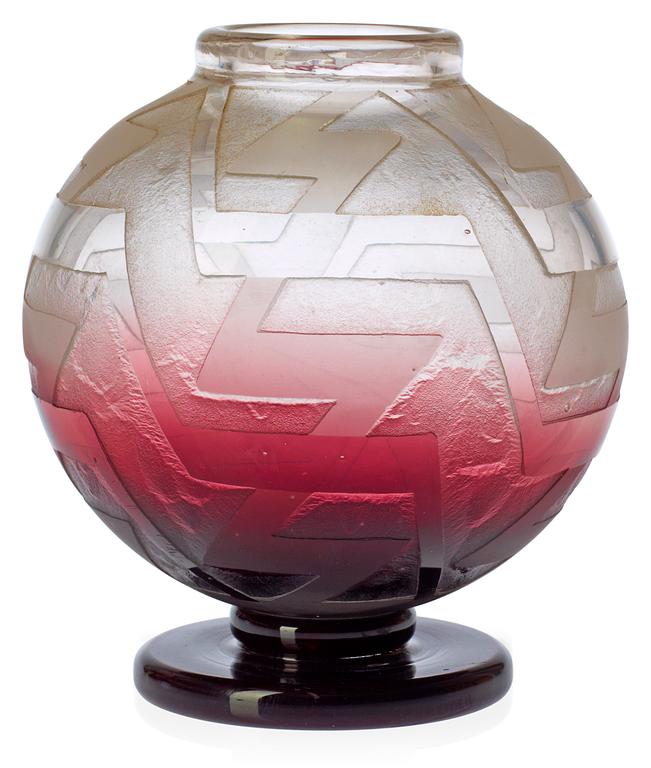 A Schneider 'Série Z' glass vase, France 1924-30.