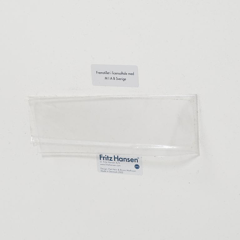 BORD, "Superelips", Bruno Mathsson International, Bruno Mathsson och Piet Hein för Fritz Hansen, etikettmärkt 2002.