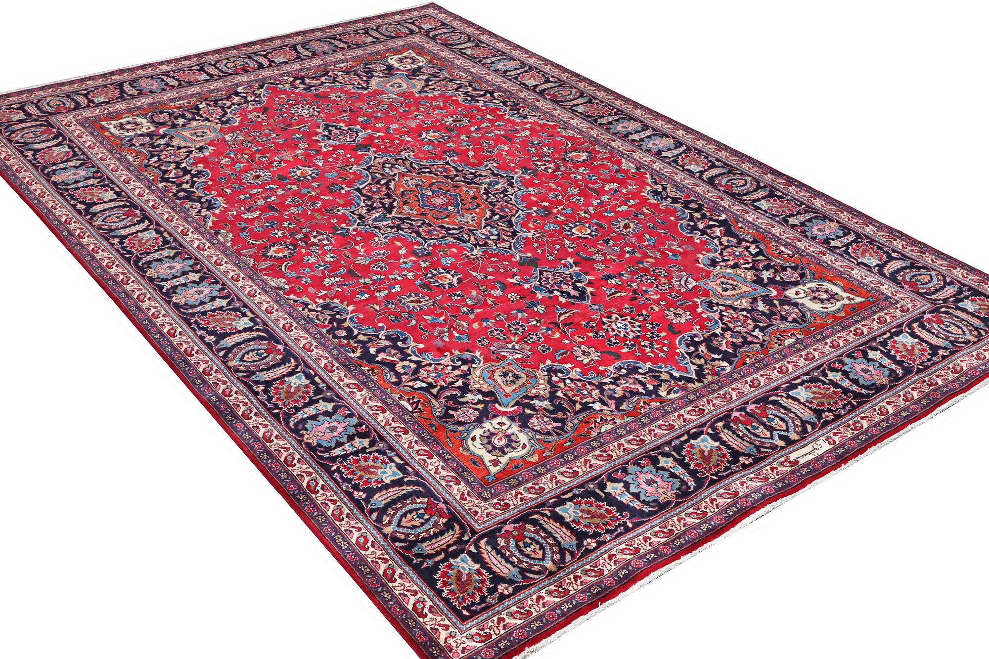 A Kashan carpet, c. 358 x 244 cm.