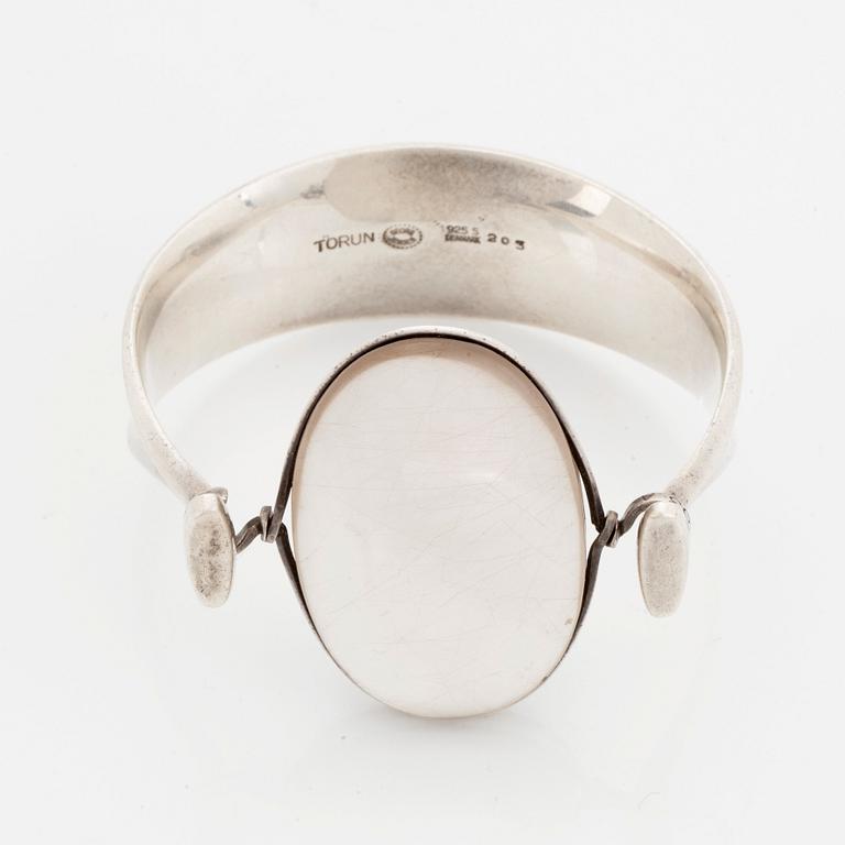 Vivianna Torun Bülow-Hübe, a sterling bangle with a qvartz, Georg Jensen, Copenhagen 1945-77, design nr 205.