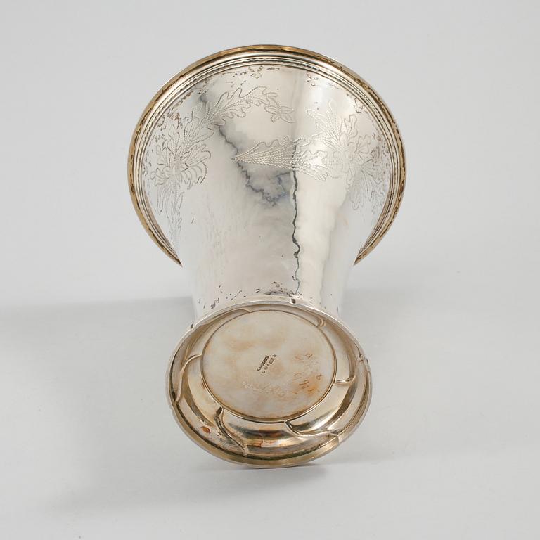 BÄGARE, silver, K Andersson, Stockholm, 1930. Vikt 490 gram.