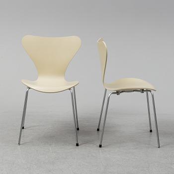 Eight 'Serie 7' chairs by Aerne Jacobsen for Fritz Hansen. Dated 2002.